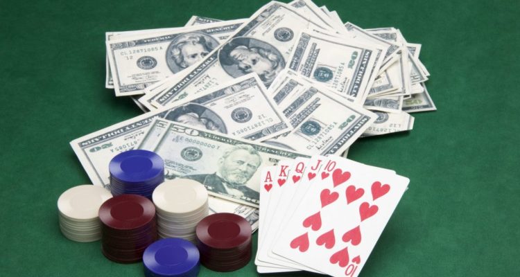 Keunggulan Bermain Judi Poker Uang Asli